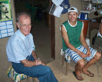 Bischof Reinhard im Gespr&auml;ch mit Martin Micha